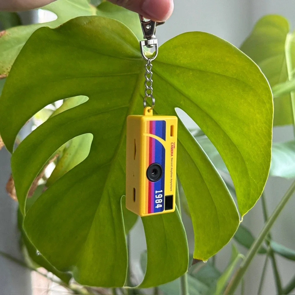Thumb Camera Keychain Unisex OS Yellow Good Retro 1984 Rainbow Brand New